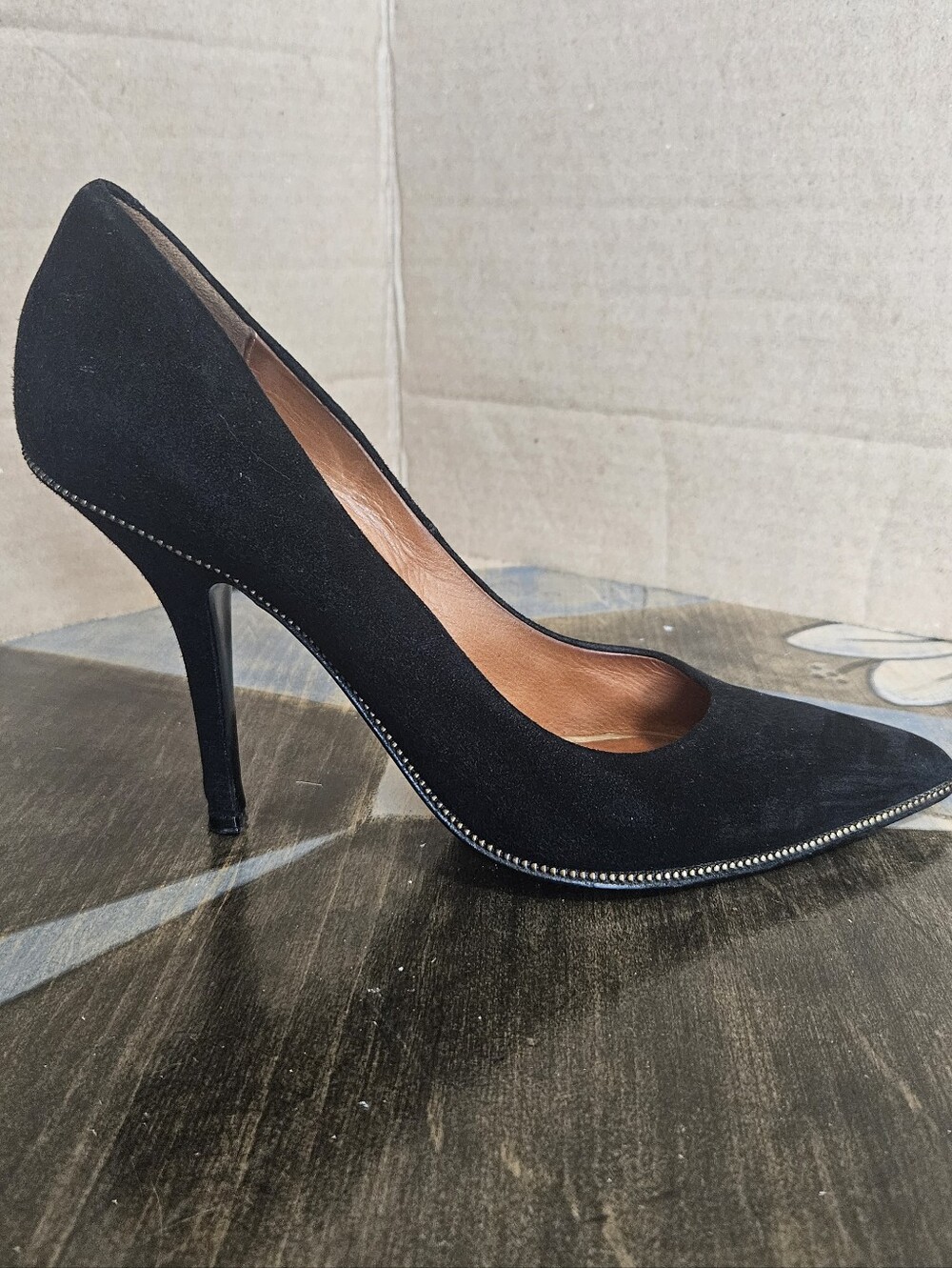 Givenchy Authentic Black Suede Pumps Bronze Zipper Trim Size 39.5 ( 9.5)